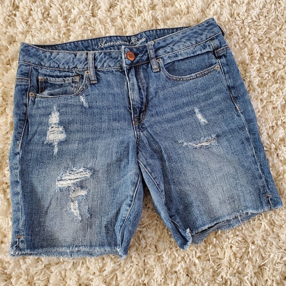 AMERICAN EAGLE Distressed Shorts